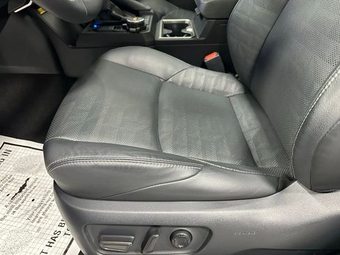 Used 2025 Toyota 4Runner TRD Off-Road Premium image 13