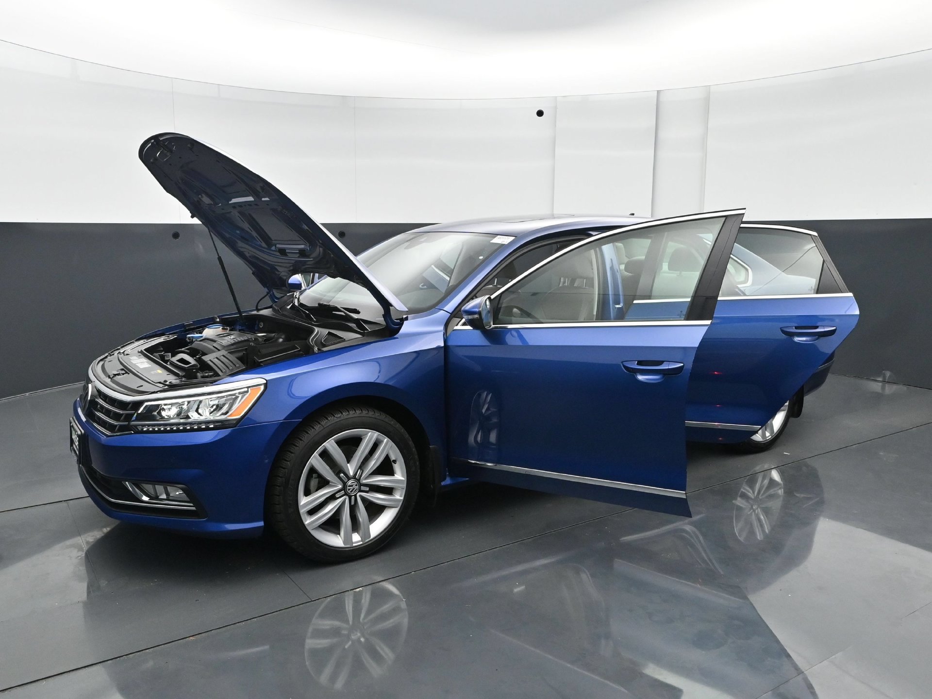 Used 2017 Volkswagen Passat 1.8T SEL Premium FWD image 27