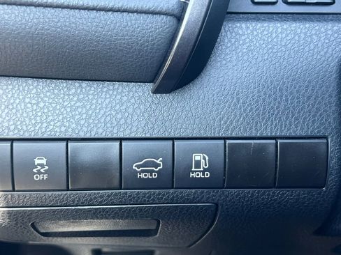 Used 2024 Toyota Camry SE image 25