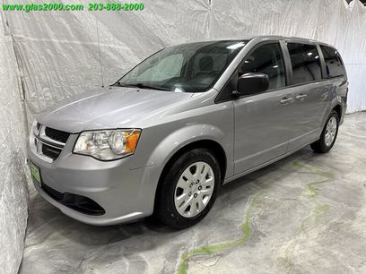 Used 2018 Dodge Grand Caravan SE w/ UConnect Hands-Free Group