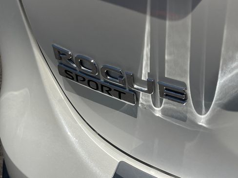 Used 2022 Nissan Rogue Sport SV FWD image 21