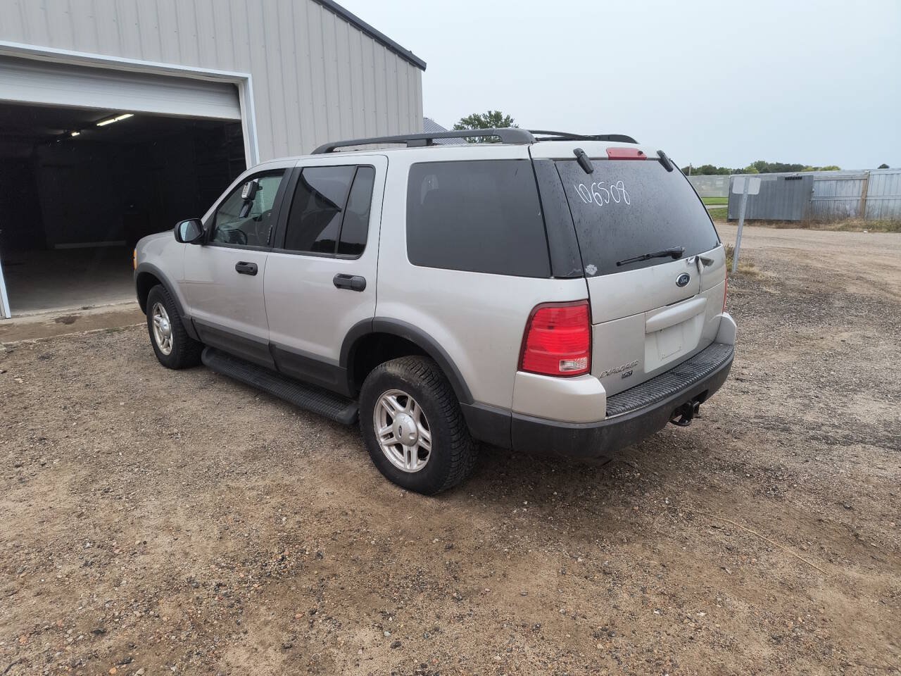 Used 2003 Ford Explorer XLT AWD/4WD image 3
