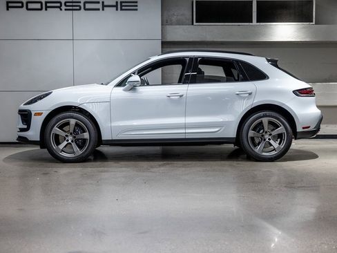 Used 2025 Porsche Macan image 2