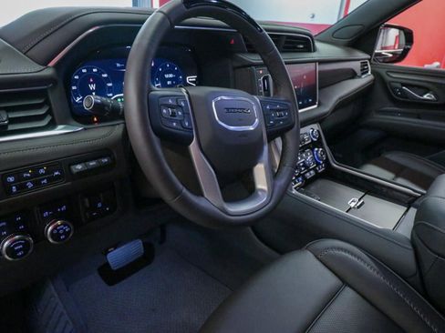 Used 2024 GMC Yukon Denali w/ Denali Reserve Package AWD/4WD image 12