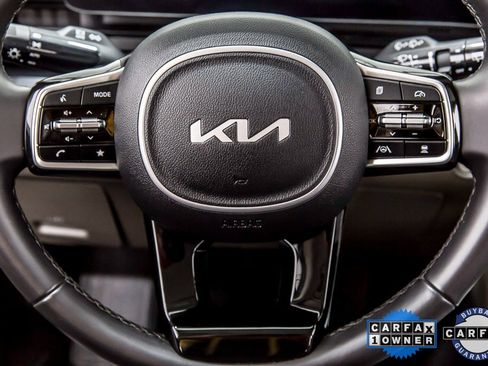 Used 2025 Kia Carnival LXS image 23