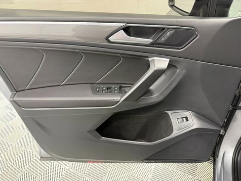 Used 2024 Volkswagen Tiguan SE R-Line image 11