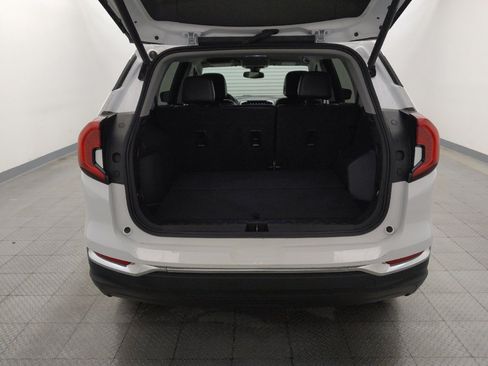 Used 2024 GMC Terrain SLT FWD image 29