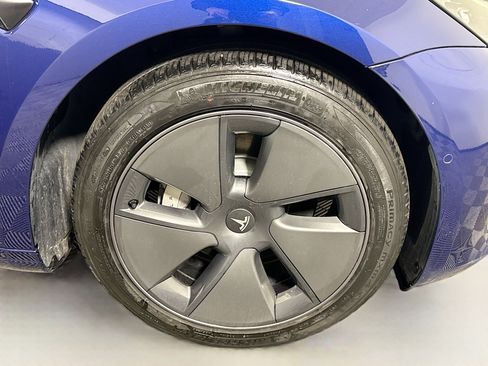 Used 2021 Tesla Model 3 Standard Range Plus image 31