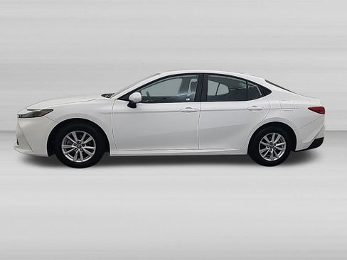 Used 2025 Toyota Camry LE AWD/4WD image 8