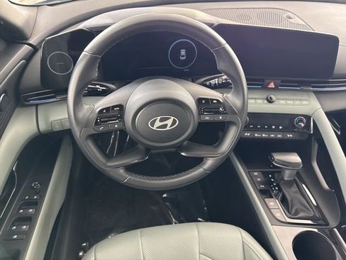 Used 2024 Hyundai Elantra Limited image 25