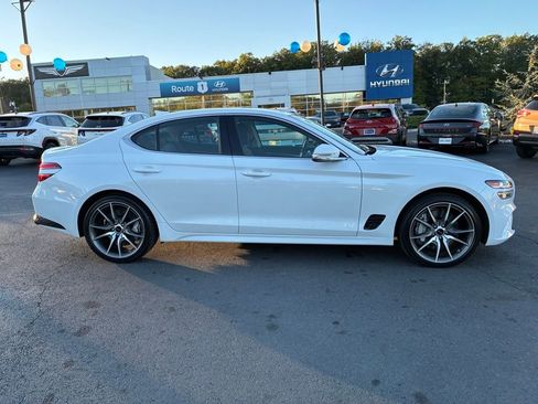 Used 2025 Genesis G70 2.5T image 8