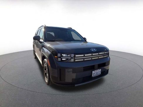 Used 2025 Hyundai Santa Fe SEL image 3