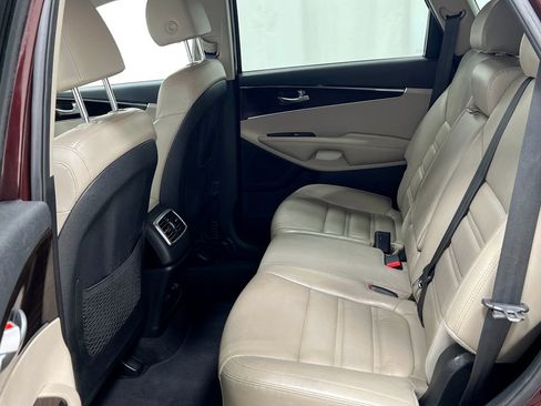 Used 2019 Kia Sorento EX AWD/4WD image 30