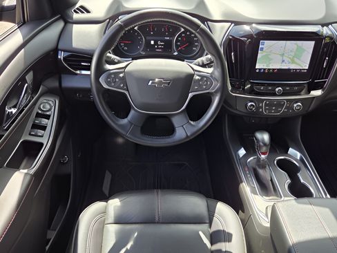 Used 2022 Chevrolet Traverse RS FWD image 11