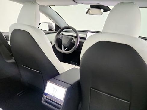 Used 2025 Tesla Model 3 Long Range RWD image 39