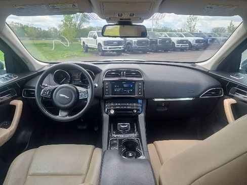 Used 2017 Jaguar F-PACE Premium AWD/4WD image 21