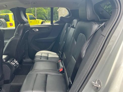 Used 2024 Volvo XC40 B5 Plus AWD/4WD image 18