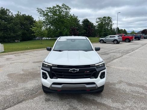 Used 2023 Chevrolet Colorado Z71 w/ Z71 Convenience Package 2 AWD/4WD image 2