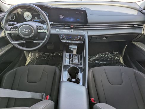 Used 2023 Hyundai Elantra SEL w/ Convenience Package FWD image 14