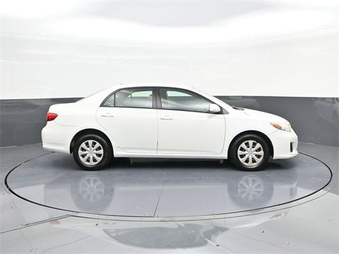 Used 2011 Toyota Corolla LE image 22