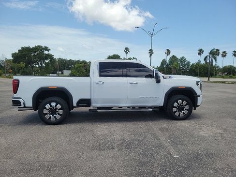 Used 2025 GMC Sierra 2500 Denali w/ Denali Reserve Package AWD/4WD image 5