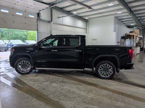Used 2025 GMC Sierra 1500 Denali Ultimate AWD/4WD image 5