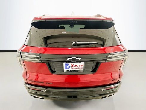 Used 2025 Chevrolet Traverse RS AWD/4WD image 6