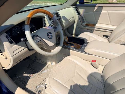 Used 2005 Cadillac XLR RWD image 14