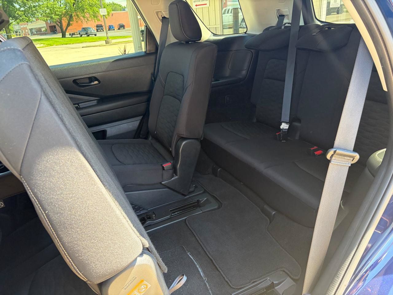 Used 2025 Nissan Pathfinder SV AWD/4WD image 11
