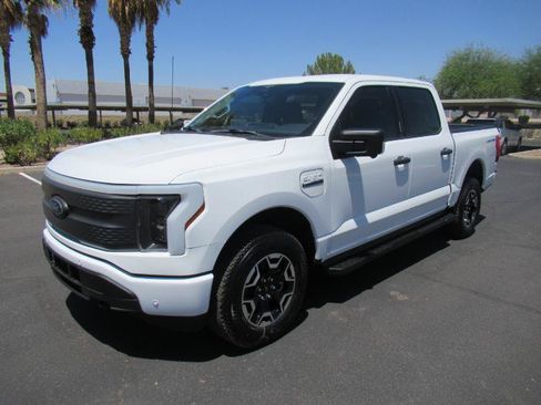 Used 2023 Ford F150 Lightning XLT AWD/4WD image 2