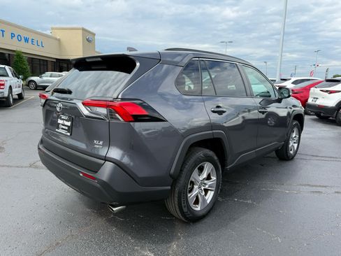 Used 2022 Toyota RAV4 XLE AWD/4WD image 19