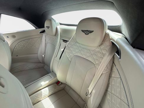 Used 2020 Bentley Continental GT V8 image 35