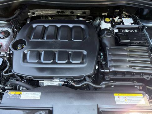 Used 2026 Volkswagen Tiguan SE AWD/4WD image 34
