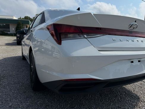 Used 2021 Hyundai Elantra SEL FWD image 12