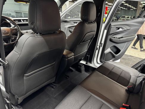 Used 2021 Chevrolet TrailBlazer RS image 40