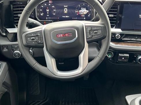 New 2026 GMC Sierra 1500 SLE w/ Preferred Package image 15