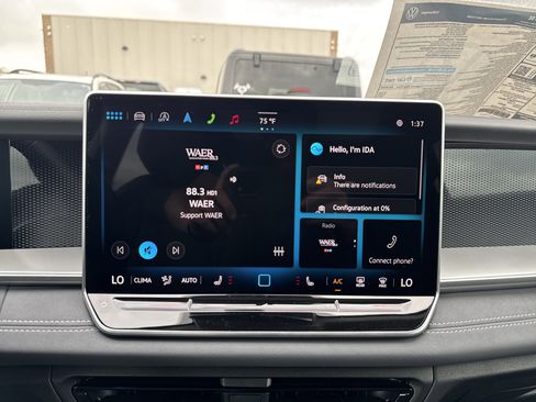 New 2025 Volkswagen Tiguan SE image 19