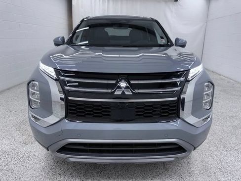 Used 2025 Mitsubishi Outlander SE FWD image 6
