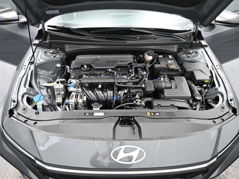 New 2026 Hyundai Elantra SEL Sport FWD image 23