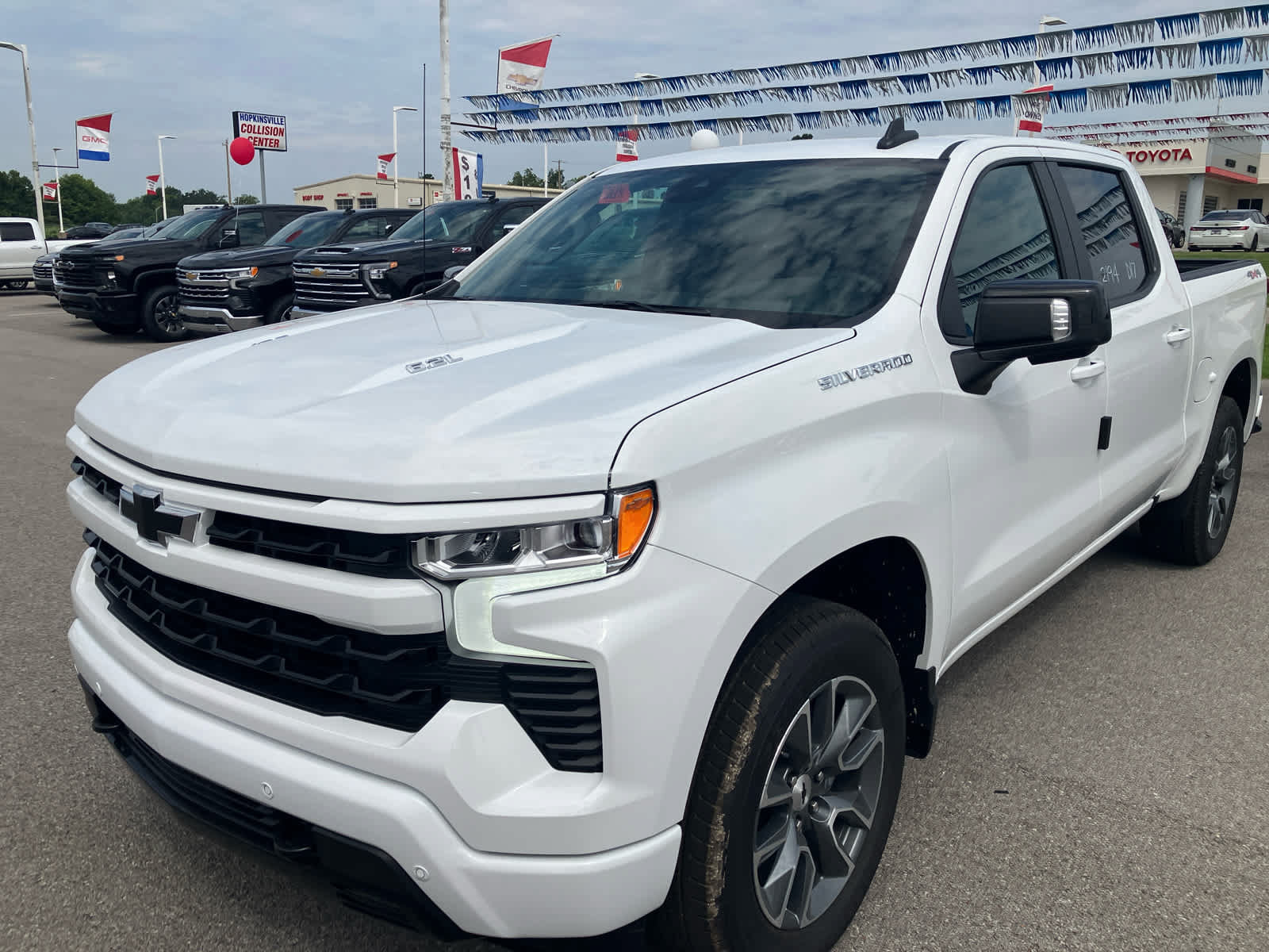 New 2026 Chevrolet Silverado 1500 RST w/ RST All Star Premium Package AWD/4WD image 3