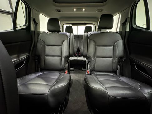 Used 2017 GMC Acadia SLT FWD image 25