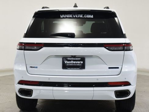Used 2023 Jeep Grand Cherokee 30th Anniversary AWD/4WD image 13