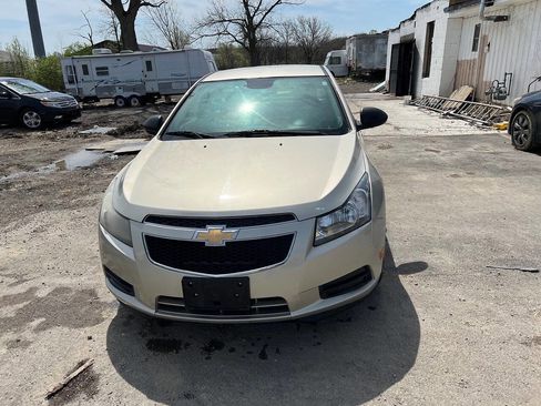 Used 2013 Chevrolet Cruze LS FWD image 12