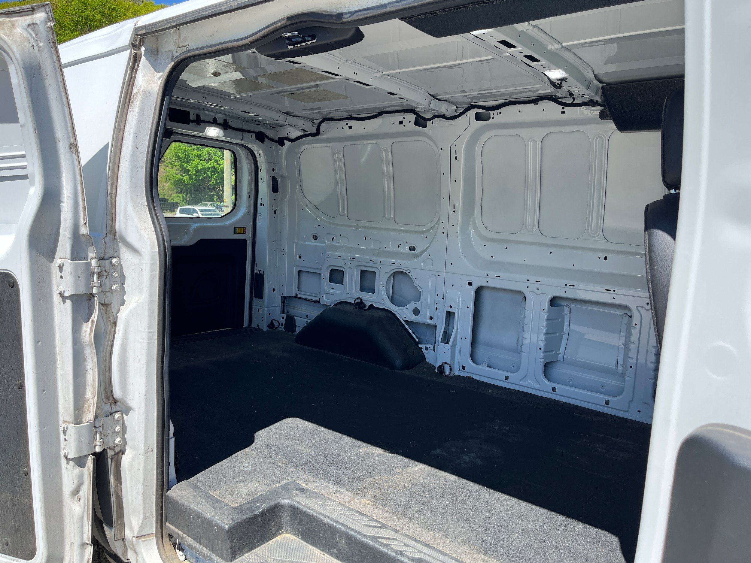 Certified 2020 Ford Transit 150 Low Roof RWD image 8
