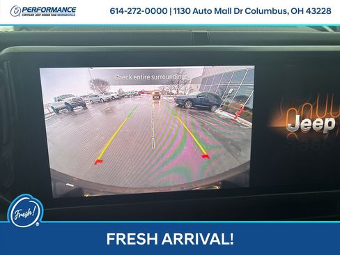 Used 2025 Jeep Wrangler Unlimited Sahara image 24