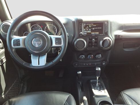 Used 2017 Jeep Wrangler Unlimited Sport image 14