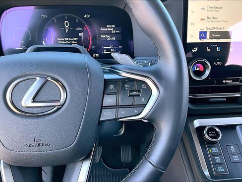 Used 2025 Lexus GX 550 AWD/4WD image 24