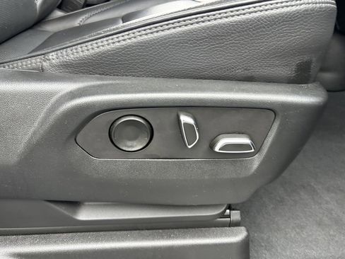 Used 2022 GMC Yukon XL Denali image 57