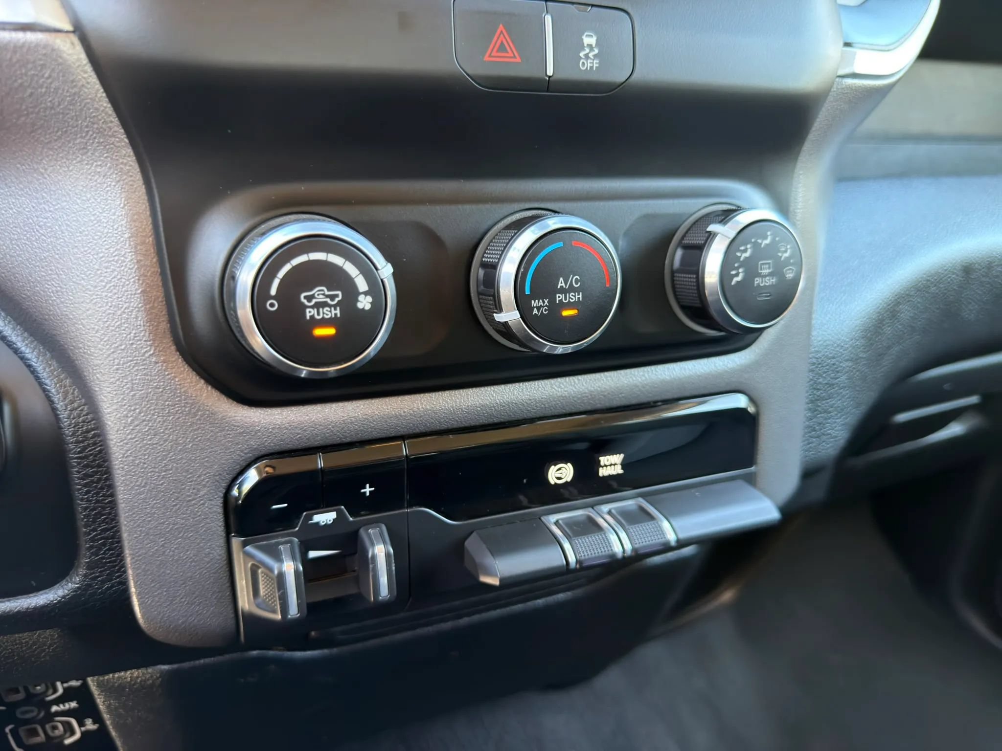 Used 2020 RAM 2500 Big Horn AWD/4WD image 35