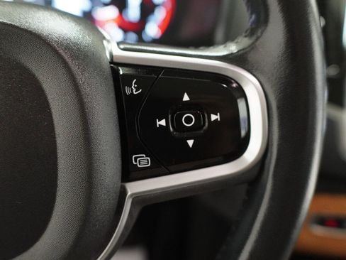Used 2022 Volvo XC90 T6 Momentum w/ Advanced Package AWD/4WD image 10